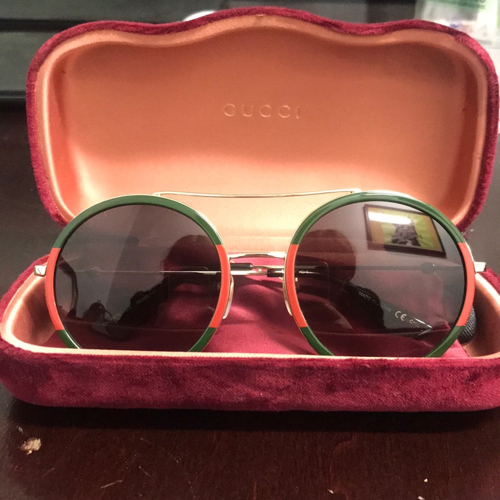 GUCCI SUNGLASSES